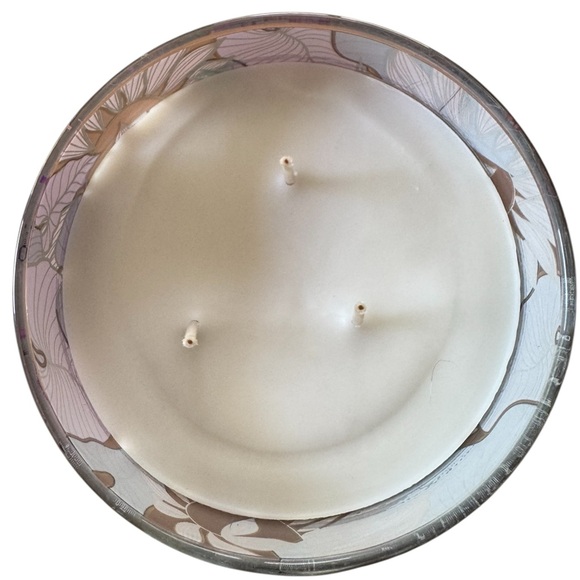 Bath & Body Works Raintforest Gardenia Candle - Picture 5 of 7